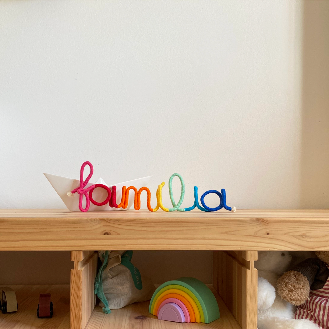 "família" sign